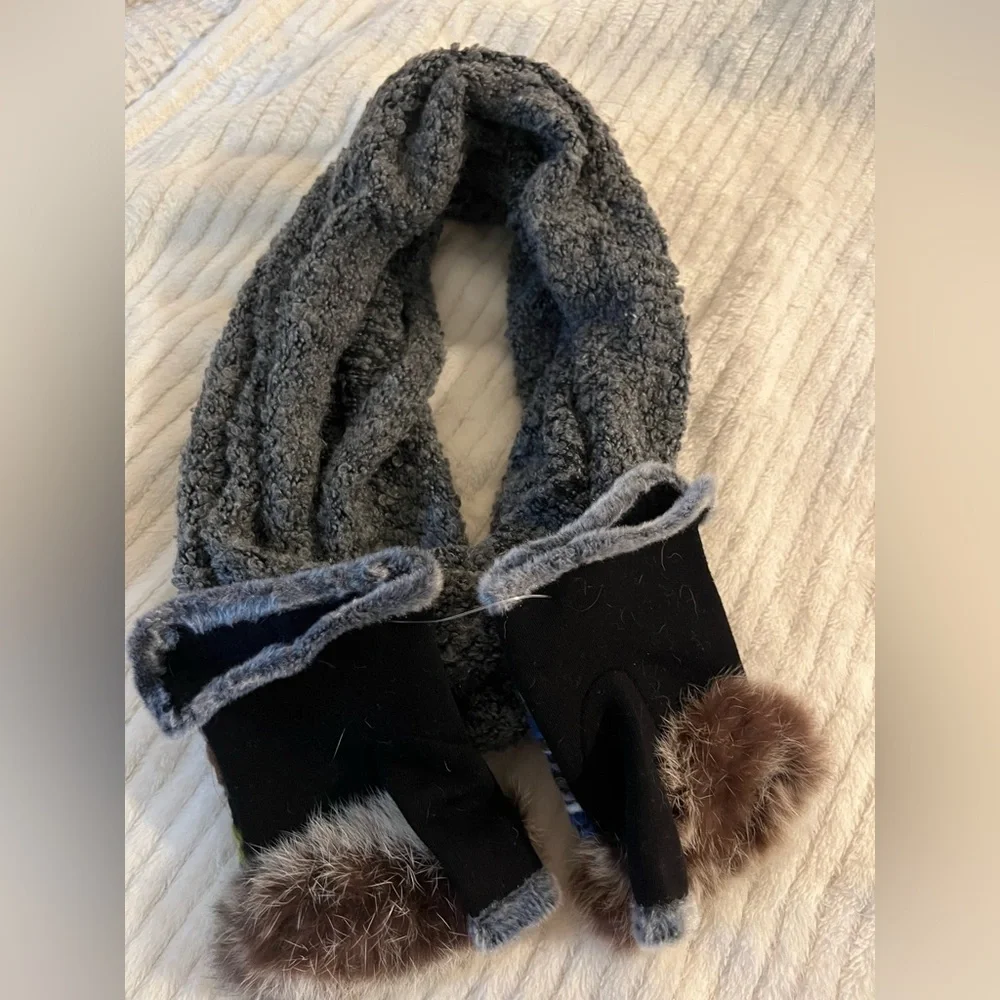Gray Textured Scarf with Multicolor Wrist Gloves Earth Design